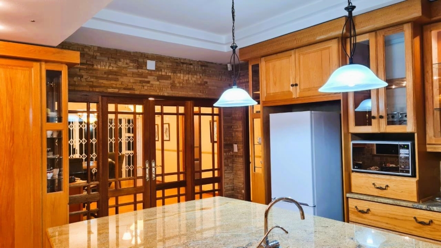 8 Bedroom Property for Sale in Waverley Free State